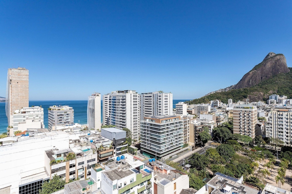 (1402) 2 Suítes, Vista para o Mar e Cristo