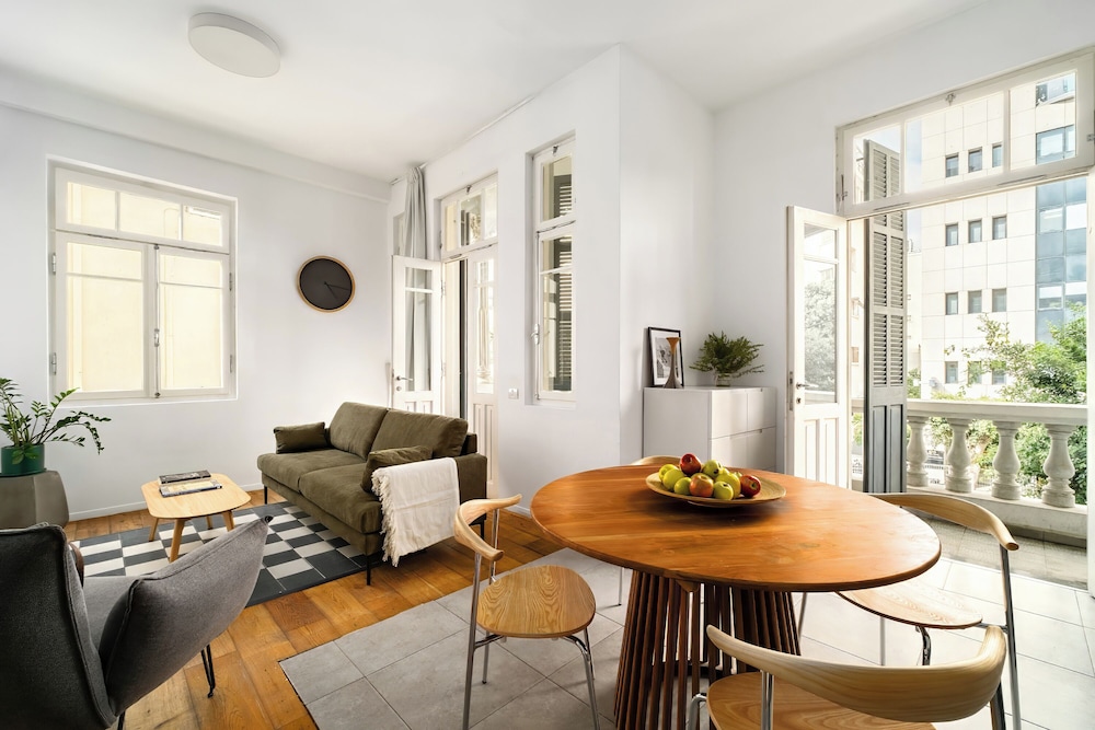 Allenby Urban Living Apartments by Sea N Rent
