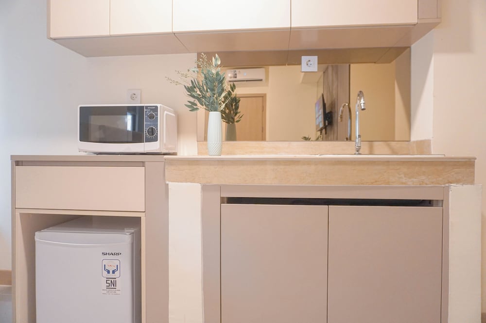 Homey And Minimalist Studio Apartment Meikarta