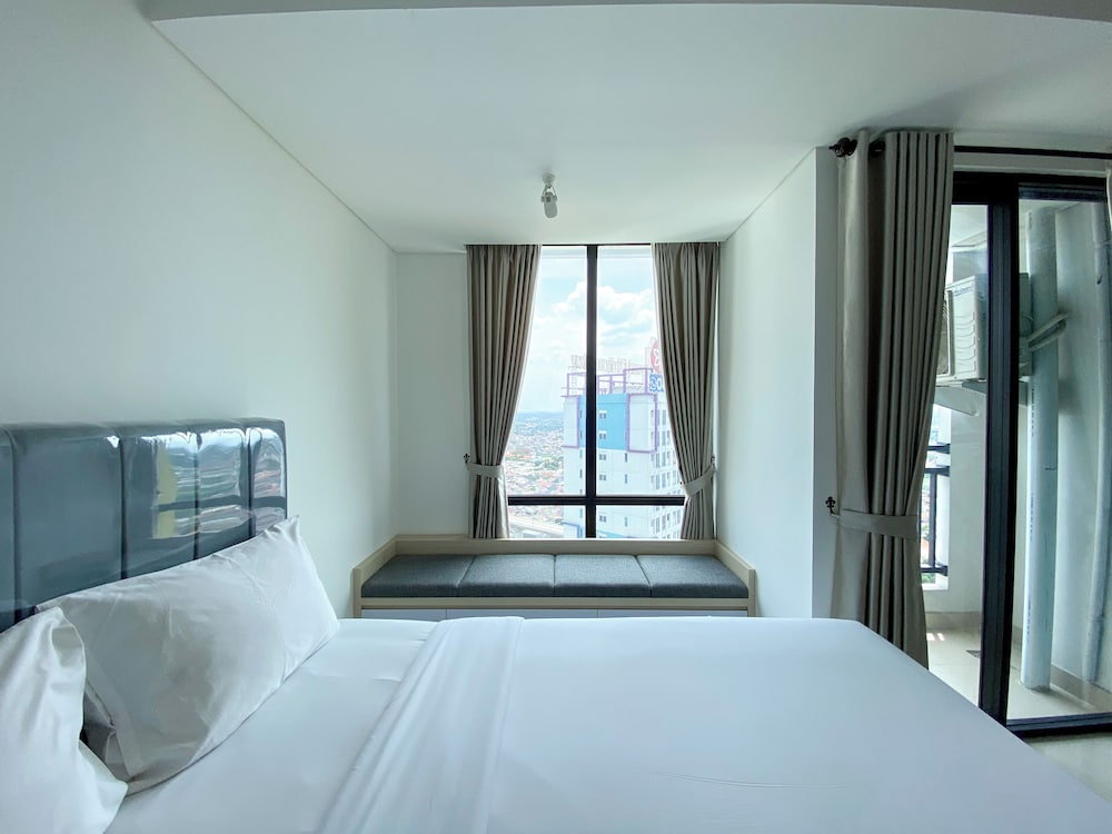White Toned Style Studio At Lrt City Bekasi Apartment