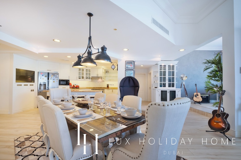 LUX The Shoreline Sea View Suite
