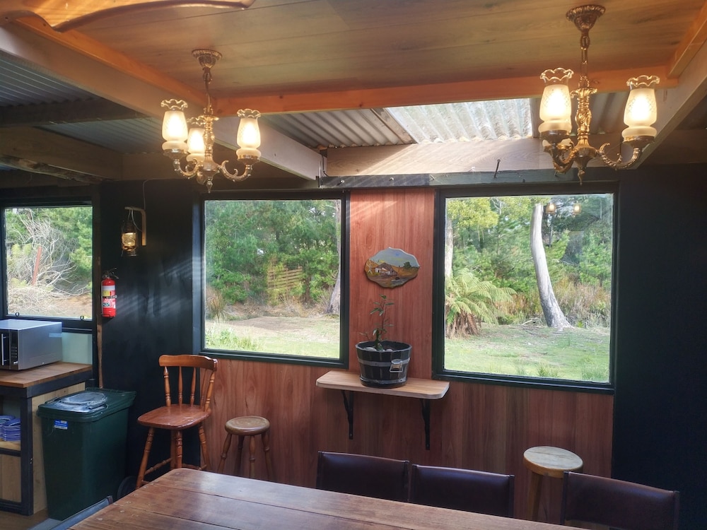 Zeehan Bush Camp