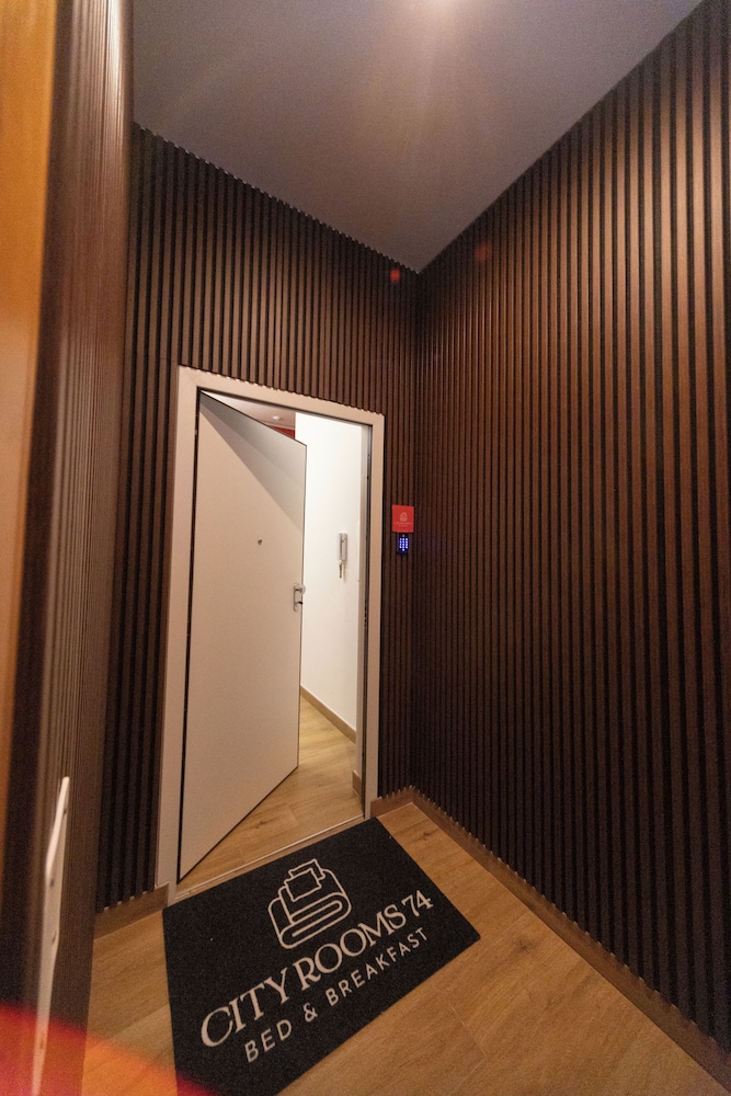 City Rooms 74