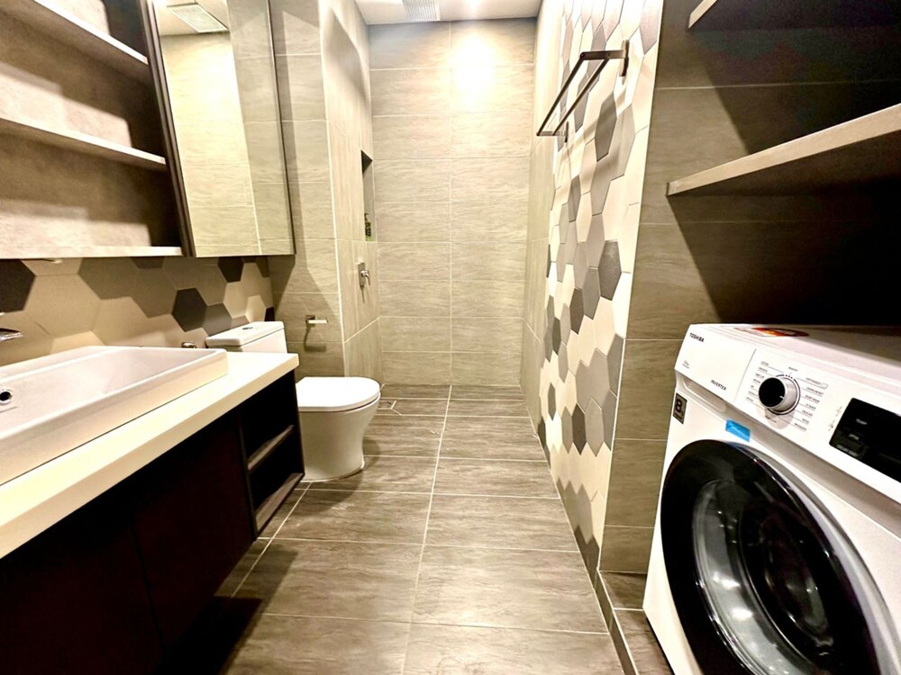Ceylonz Suites by Roomy