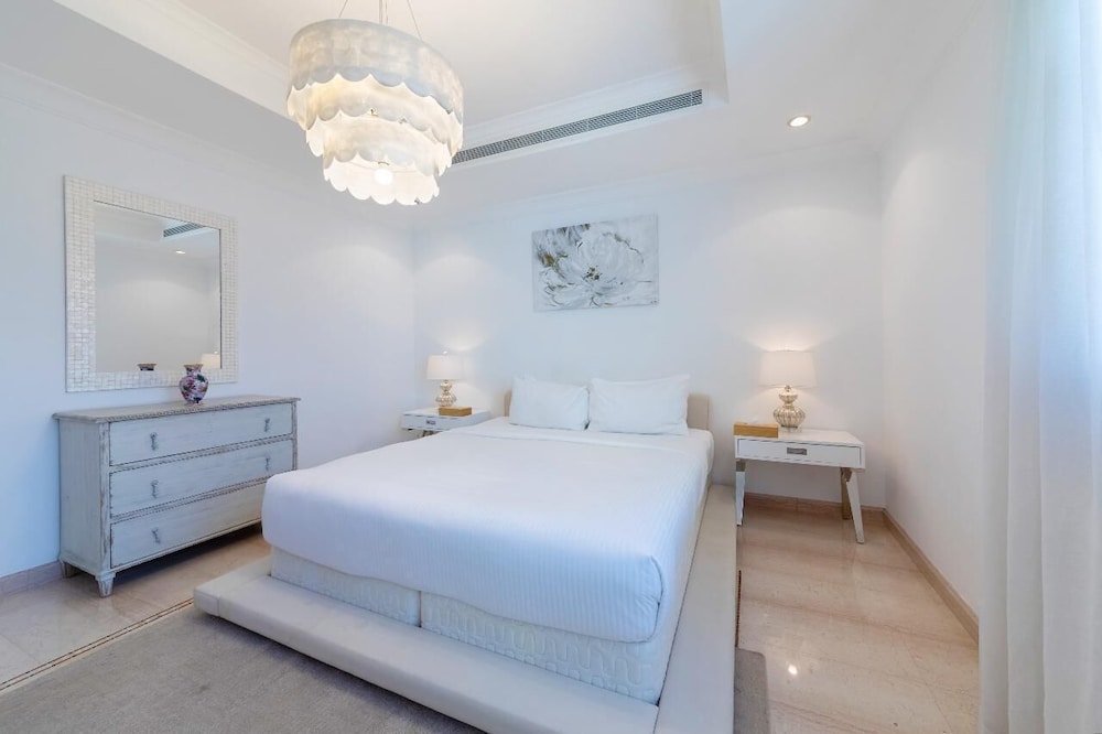 Manzil-6BR Lux Villa with Pvt Pool