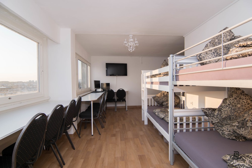 Skyhostel Friedrichshafen view 3