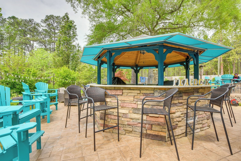 'peacock Landing' in Vass: Game Room & Shared Pool