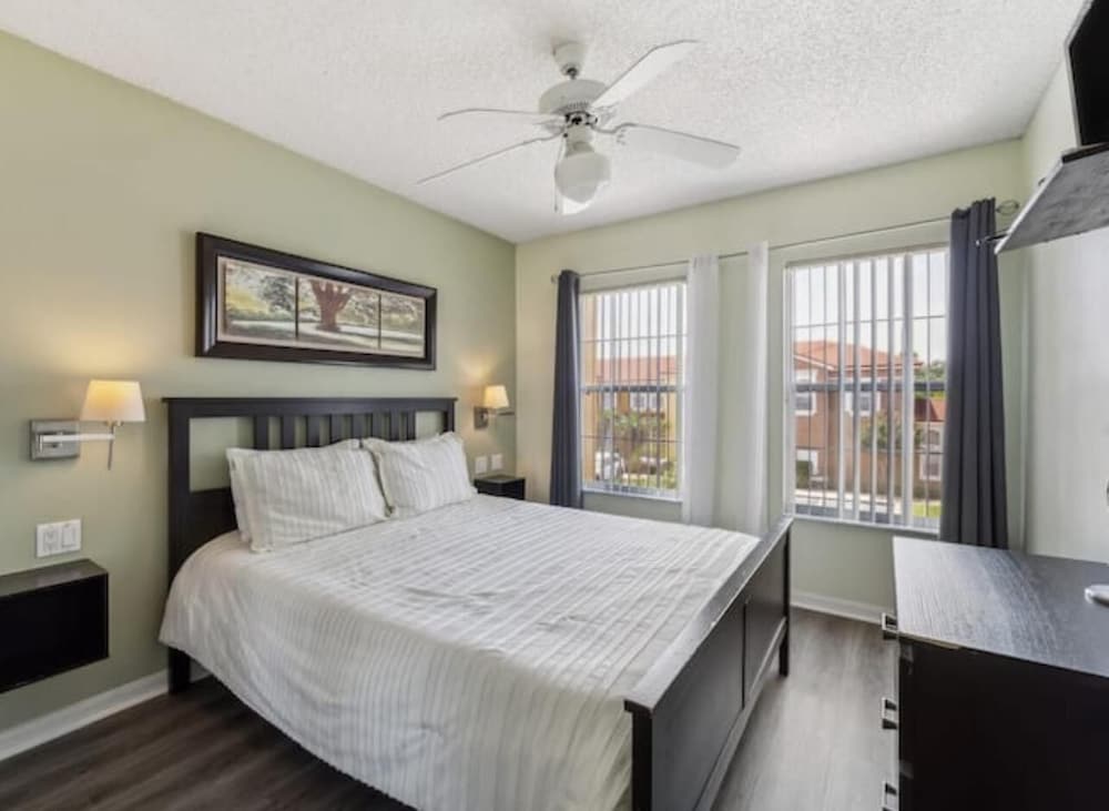 Beautiful Townhome at Lake Barkley With Pool View!