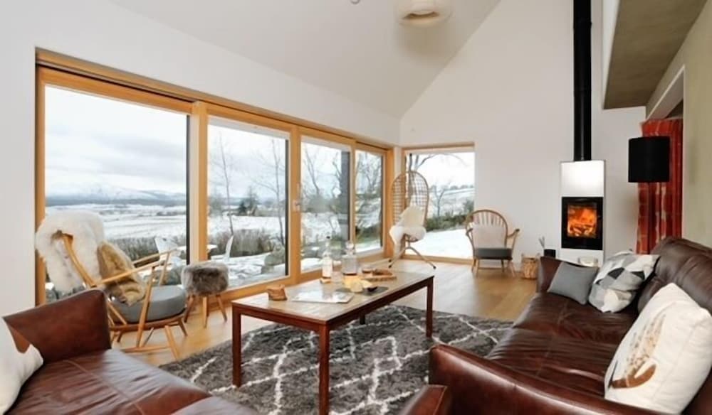 Tom's Lodge