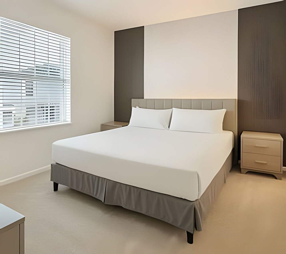Modern 6BR Villa Heated Pool Solara Resort