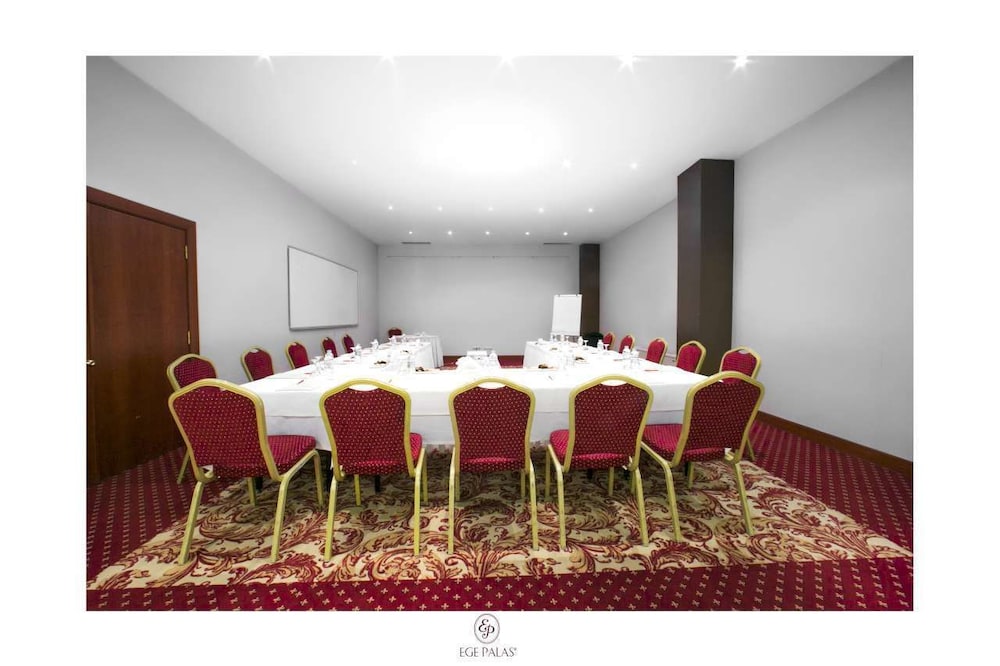 Ege Palas İş Oteli - Image 49