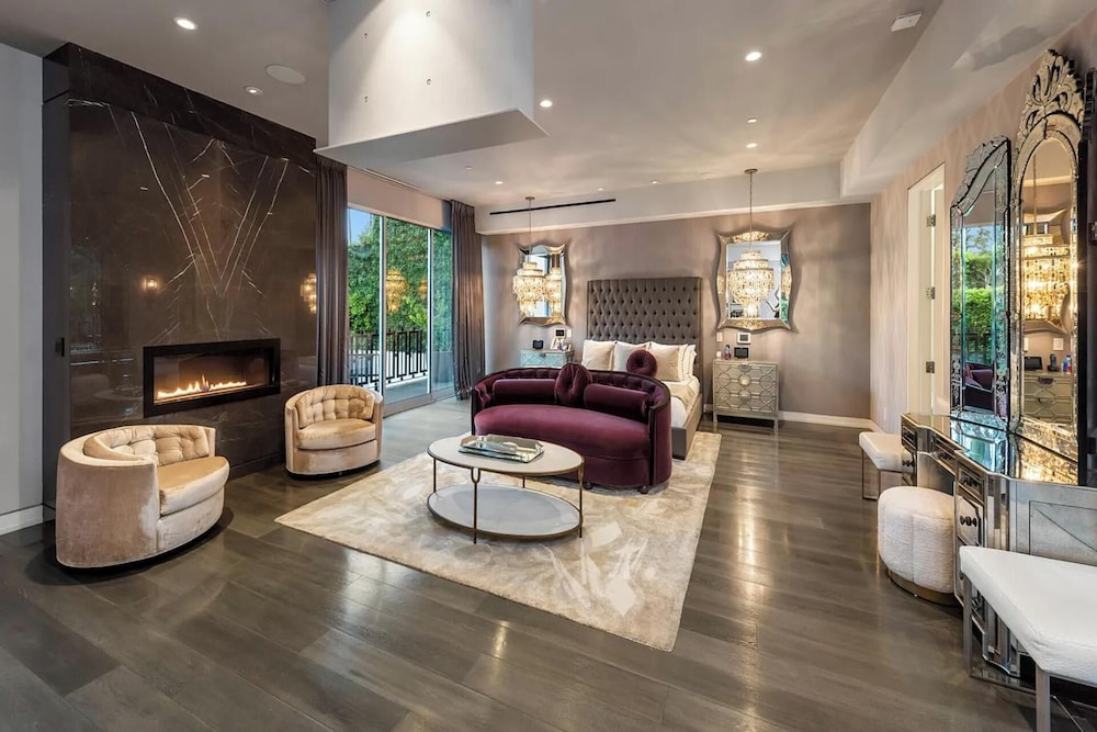 Alta Royale - Exquisite Designer Retreat Near Soho House & Rodeo Drive