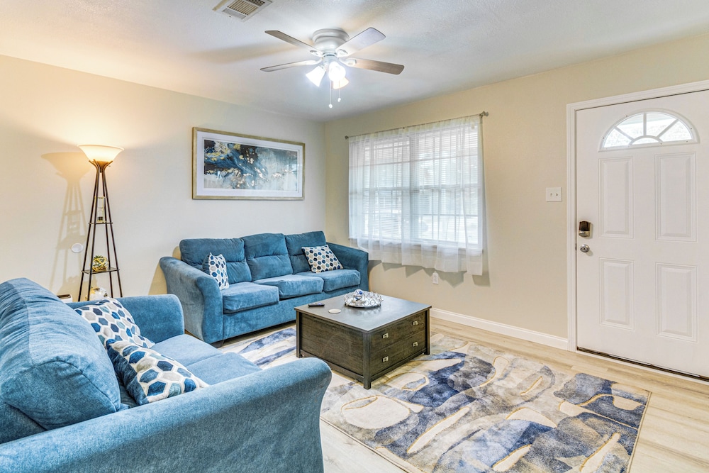 Fish, Hike & Relax: North Little Rock Gem w/ Yard