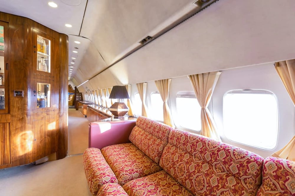 Boeing Airliner Private Jet With hot tub and Sauna