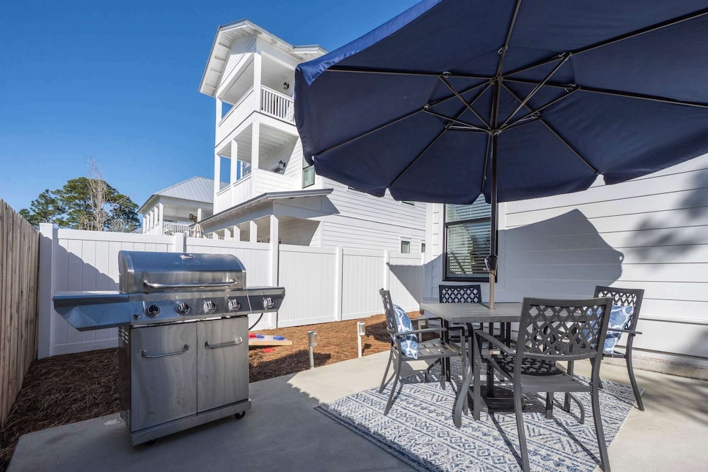 Beach to Bay 3BR Retreat - Cowboy Pool & Golf Cart