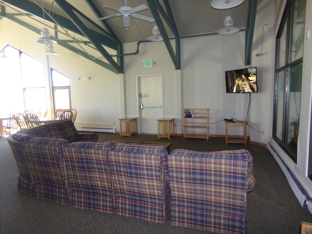 Three House 2 Bed 2 Bath THWC view 3