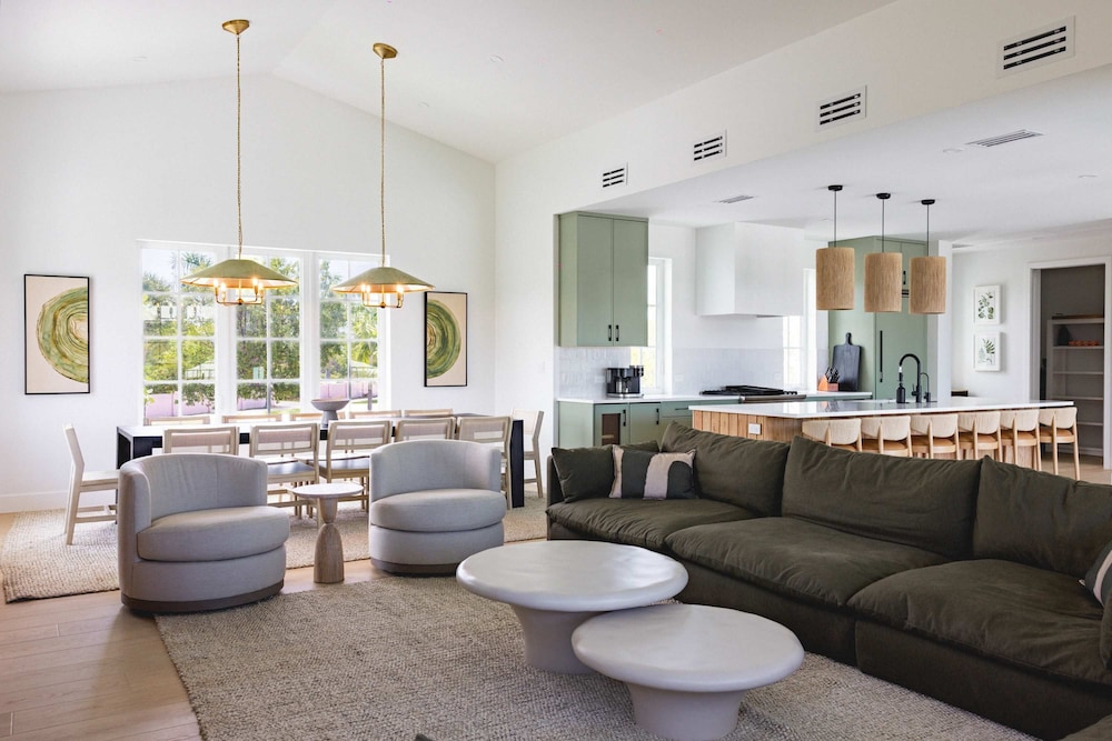 Brand New The Greenmoor House With Pool