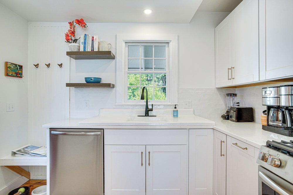 Pocasset Home w/ Kayaks & Bikes: Walk to 2 Beaches