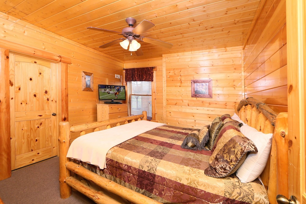 Rising Eagle Lodge by RedAwning