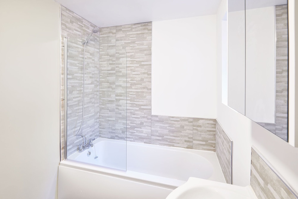 Host Stay Apartment 3 Clarendon view 4