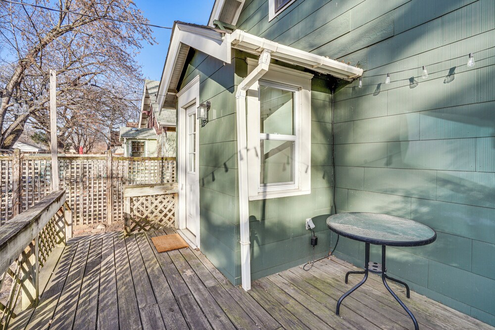Walk to Beach + Lake Nokomis: Minneapolis Home!