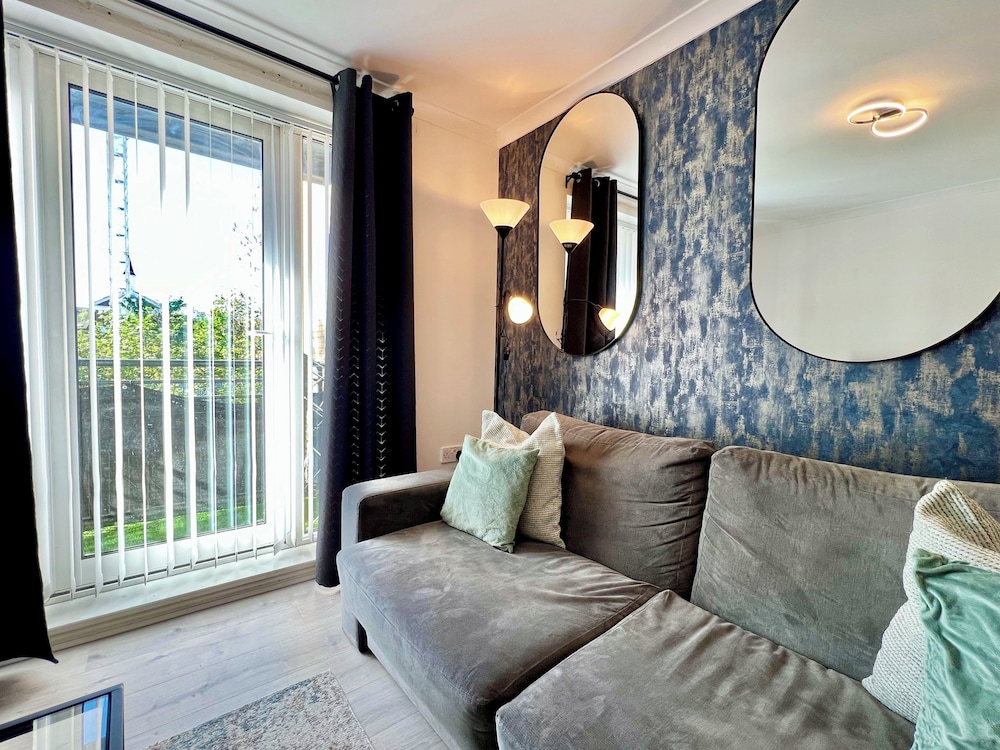 London Oasis Apartment Escape