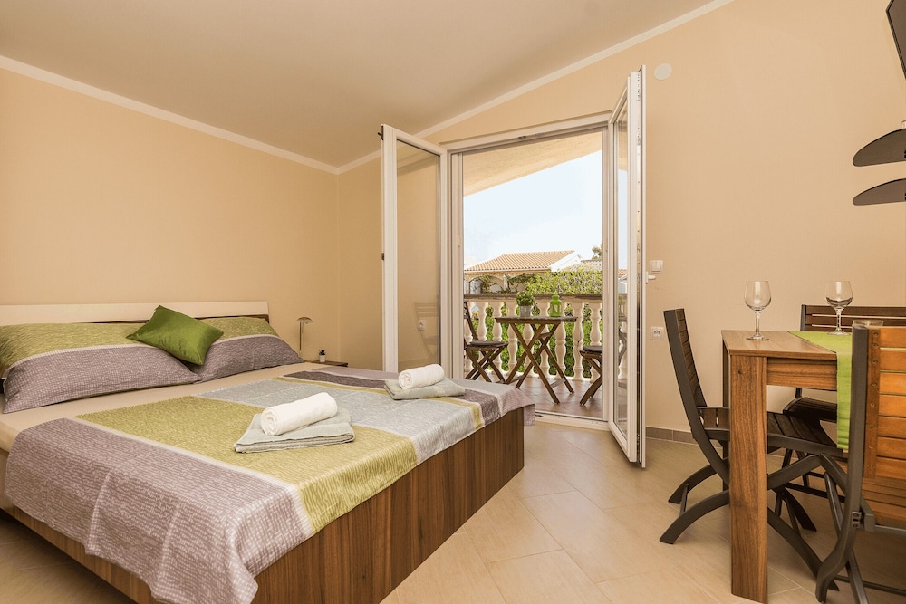 Apartments Bobeta view 5
