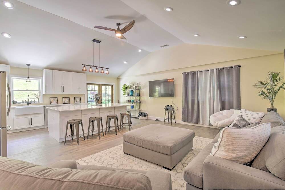 Modern NY Home w/ Views By Hudson Valley Hiking! - Property Image 18