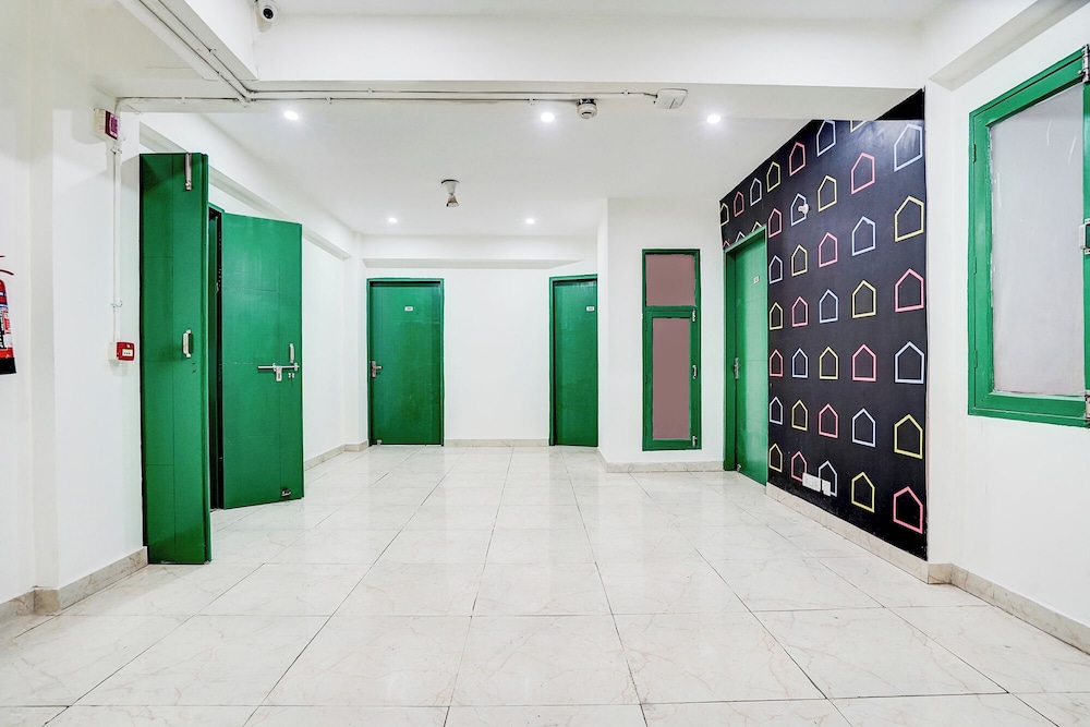 Fabhotel Cyberhub Suits