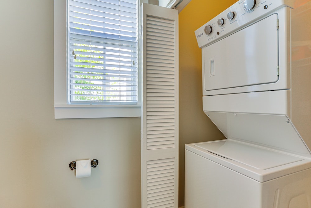 Resort-style Port St Joe Escape ~ 3 Mi to Downtown