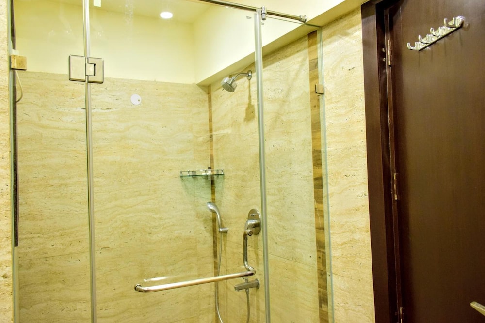 When In Gurgaon - Service Apartments, Next to Artemis Hospital view 5