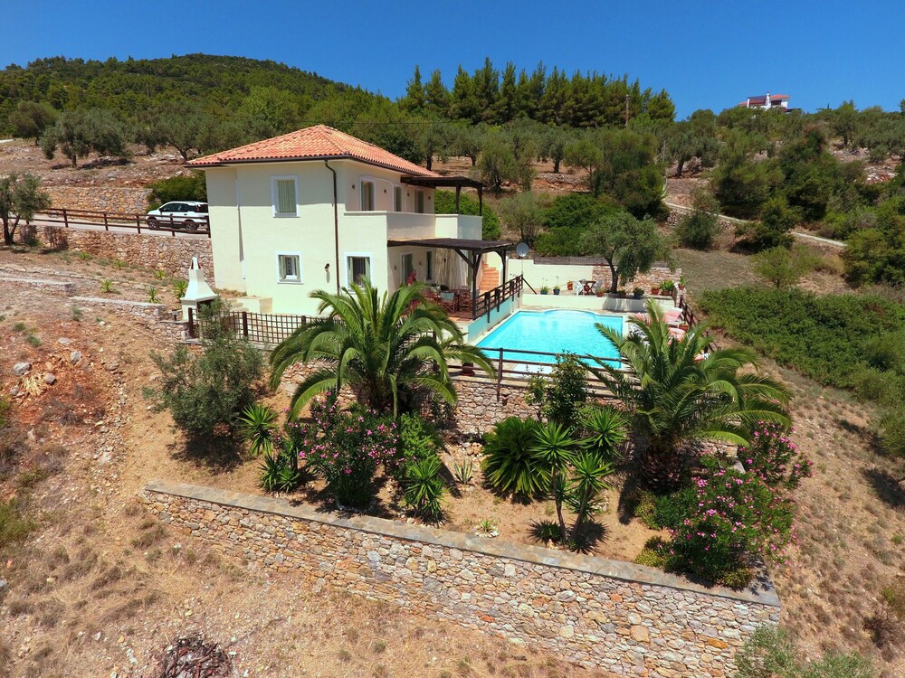 Alonissos 4-bedroom Large Villa With Private Pool view 3