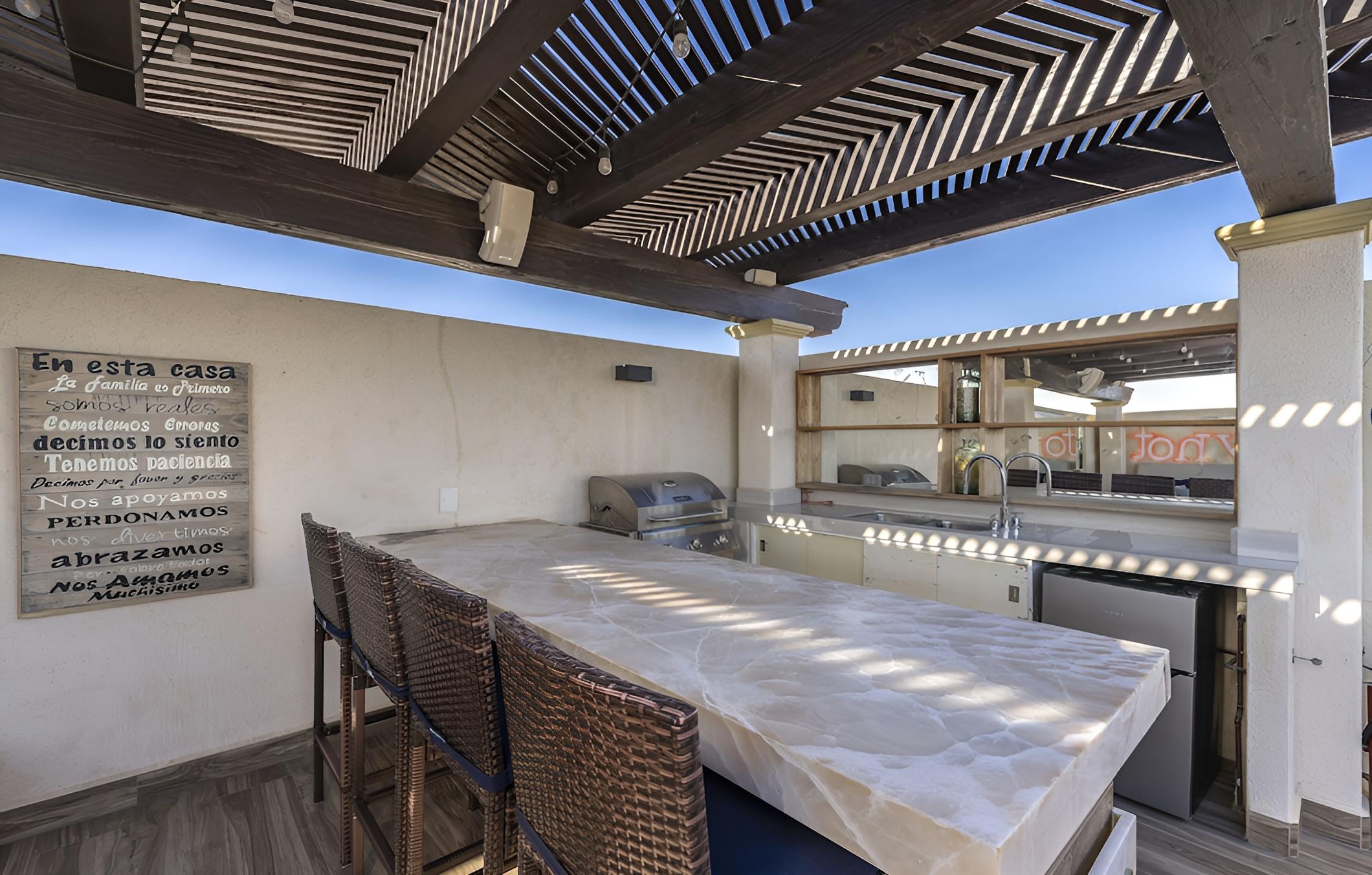Casa Mangata - Luxurious Beachfront PH view 2