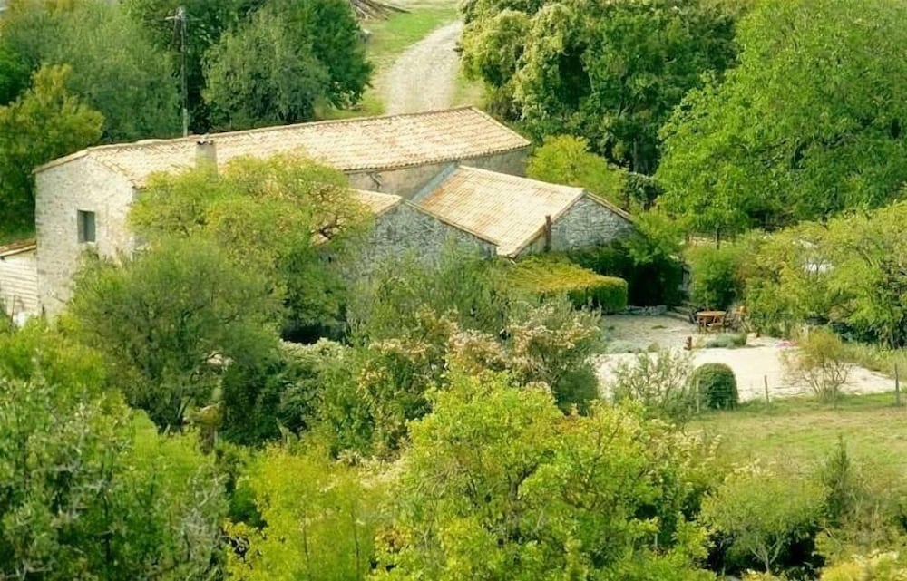 2800 Chemin du Landre view 4