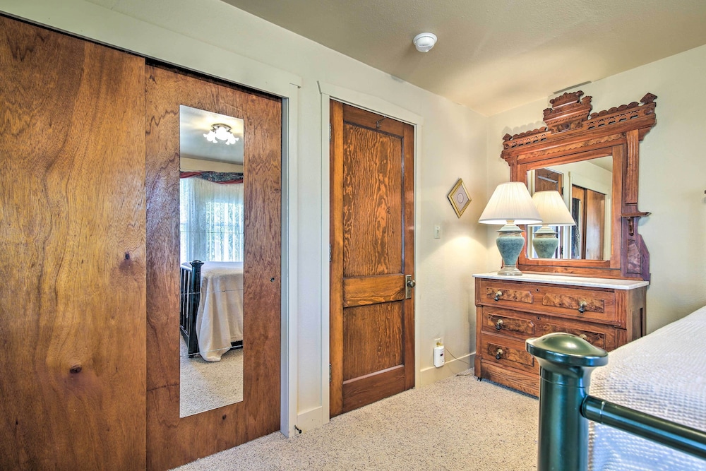 Quaint Stockton Escape Near Community Park! view 3