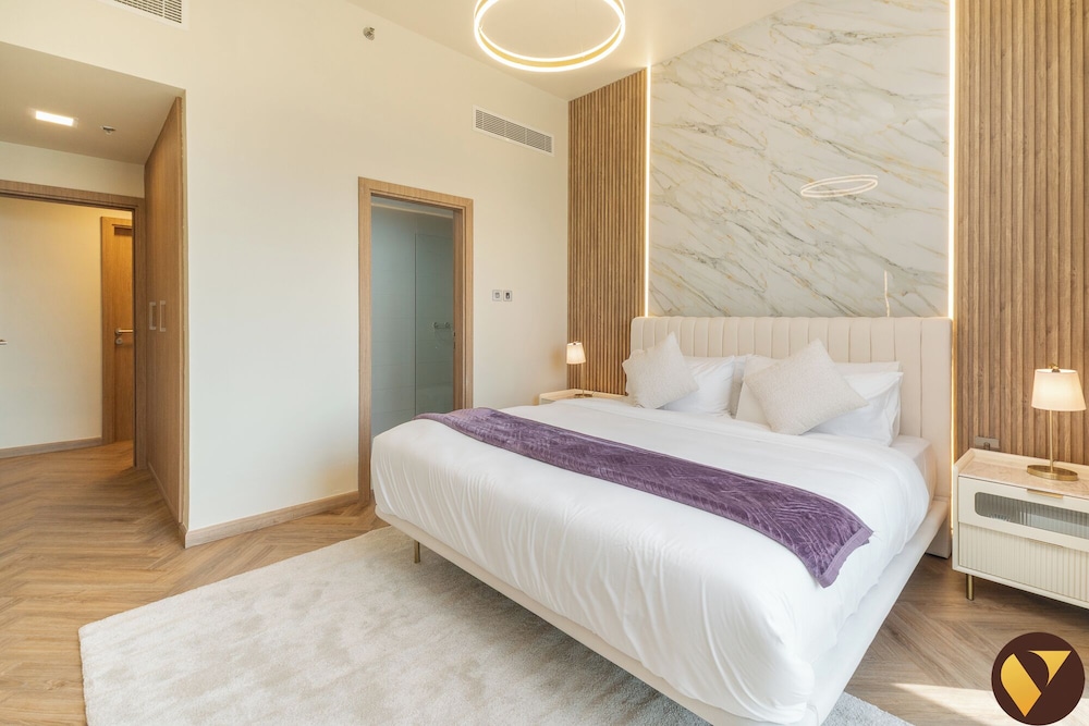 JVC near Circle Mall with full Amenities