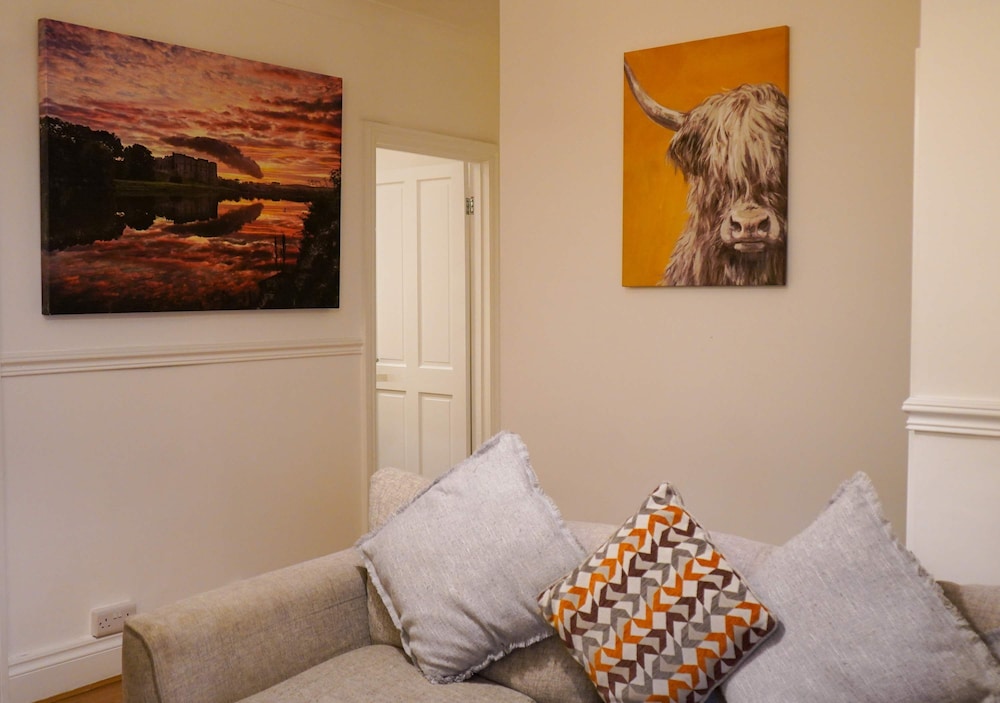Ivy Cellar With 2 Bedrooms and 1 Bathrooms