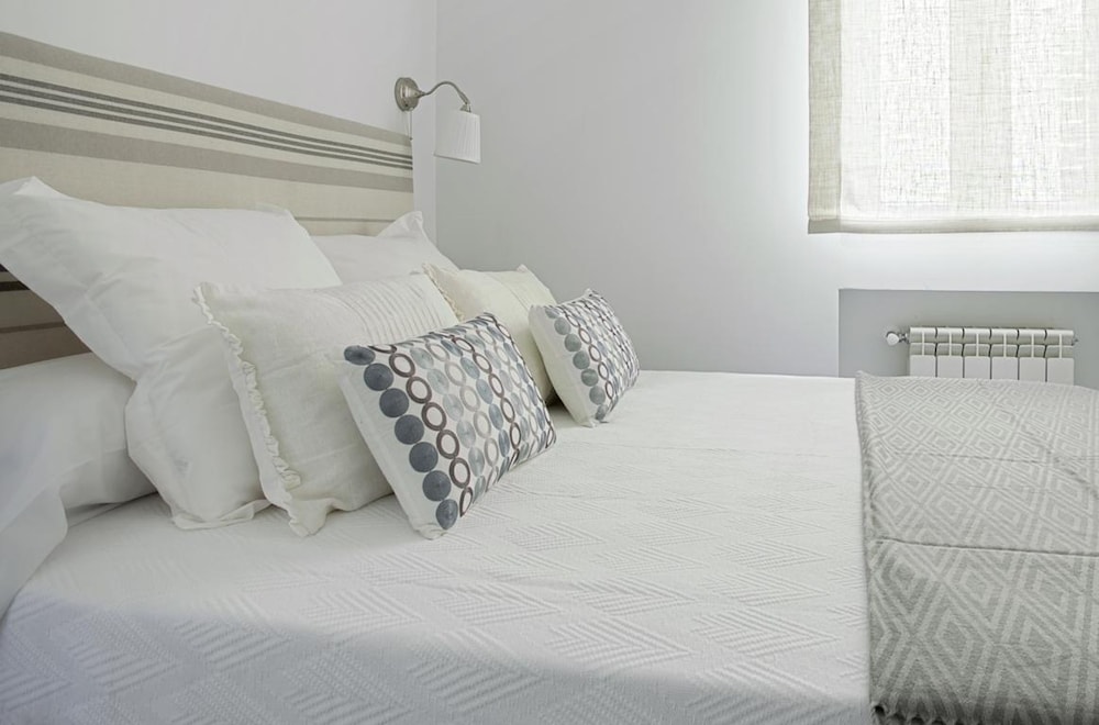 Exclusive 3BD Apartment Near Reina Sofia Museum Reina Sofia II