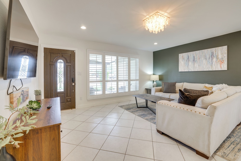 3 Mi to Old Town: Modern Oasis in Scottsdale!