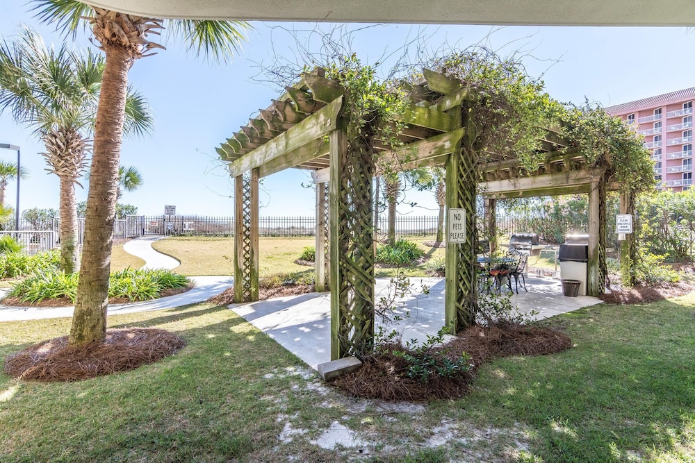 Grand Pointe 602