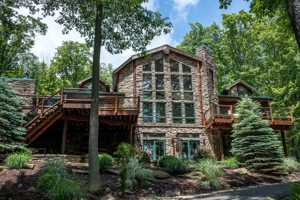 Inn 2 Deep in McHenry, US