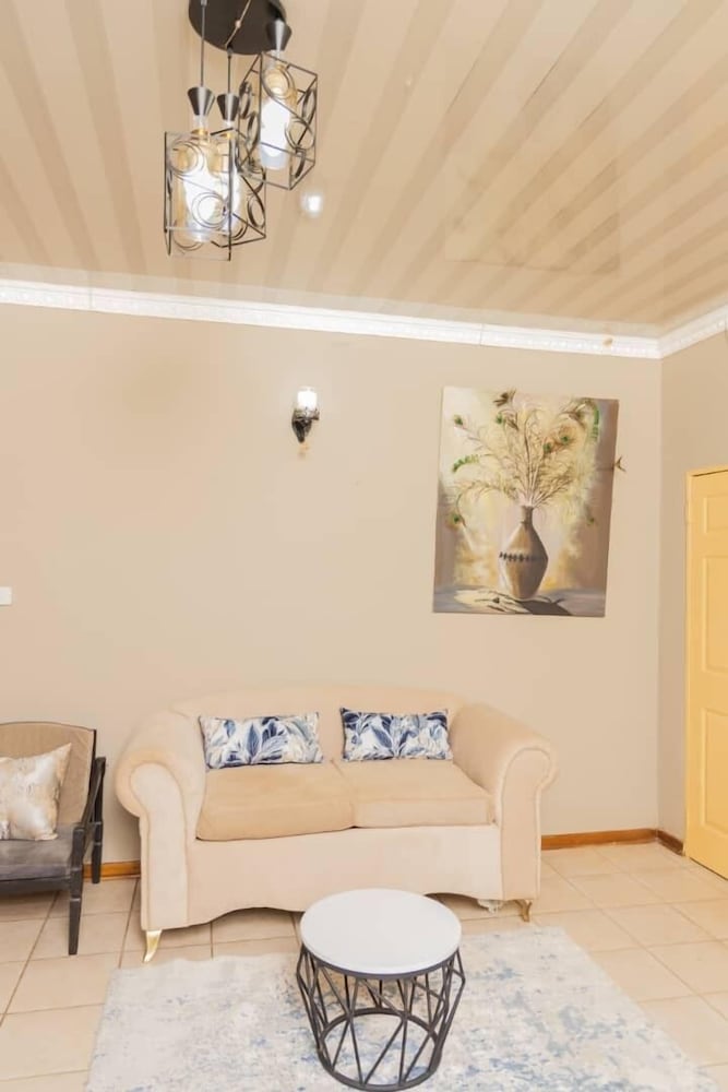 Kwena Cottage
