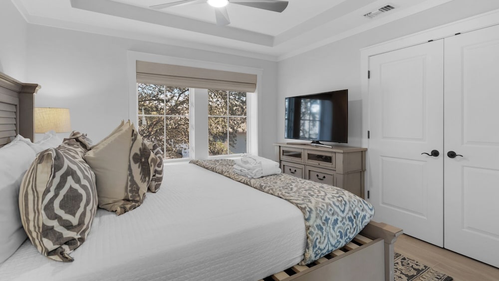 Watersound Beach Retreat Pool & Gulf Views + Free Attraction Tickets!