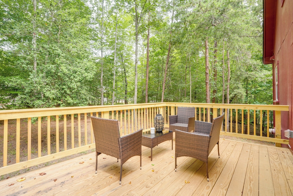 Pet-friendly Lake Monticello Home w/ Perks!