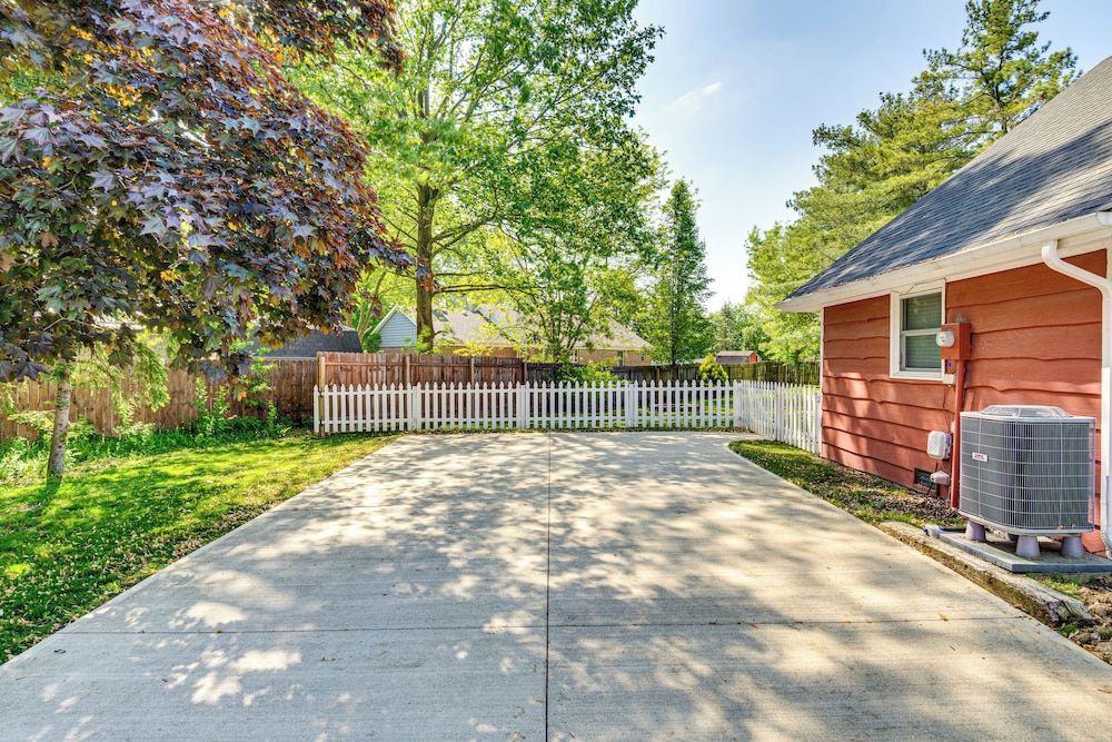 Walk to Reservoir: Cicero Home w/ Furnished Deck!