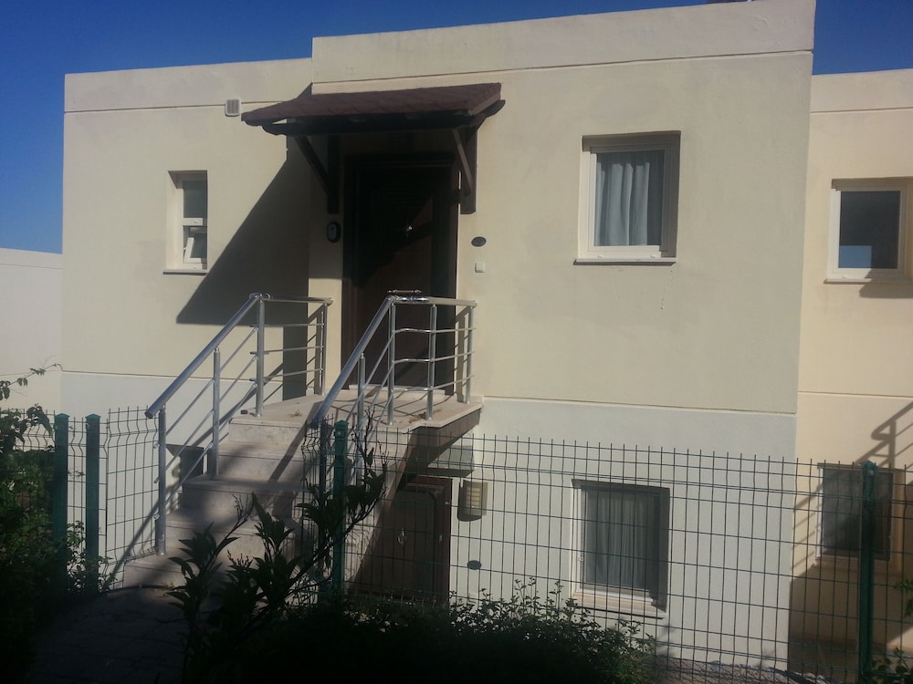 1 Bedroom Apartment Sea View 10 by Likya Global