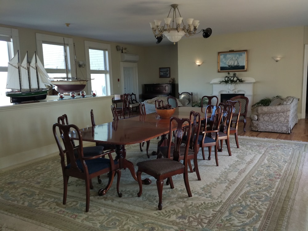 Homeport Historic Bed & Breakfast/Inn c 1858 - Image 5