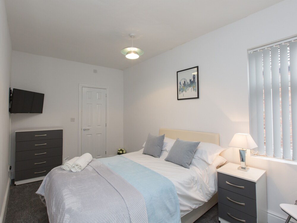 Townhouse Plus @ 40 West St