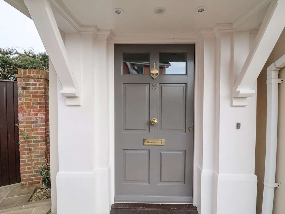9 Church Farm Rise