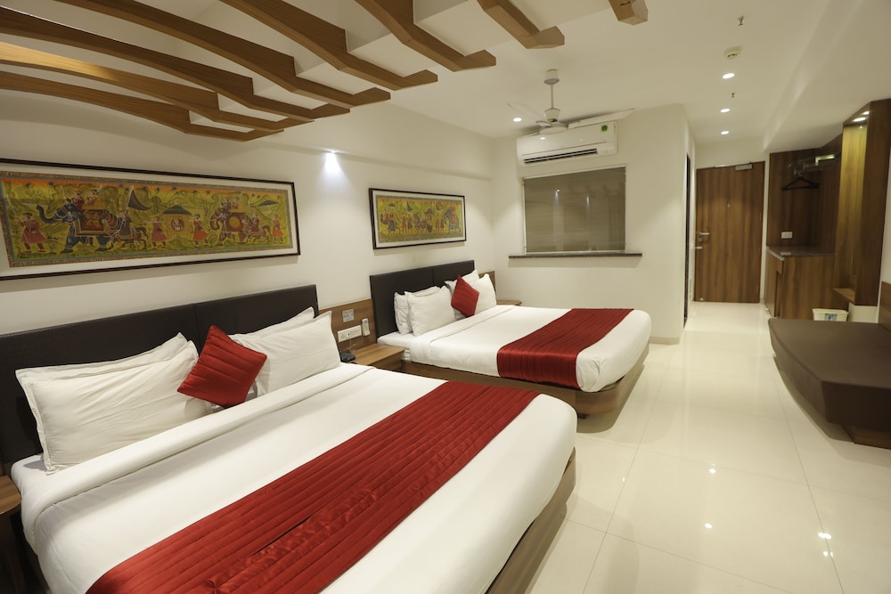 Hotel Shreeji Vatika-Airport Road